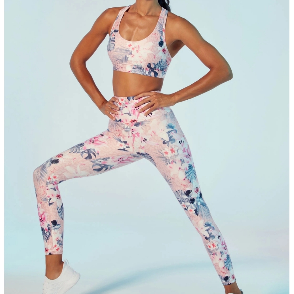 Marika Paradiso Set of Leggings and Sports Bra Large NWT